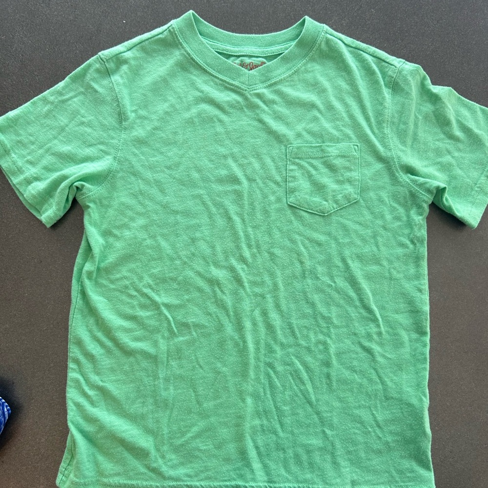 Boys t shirt size small 6/7